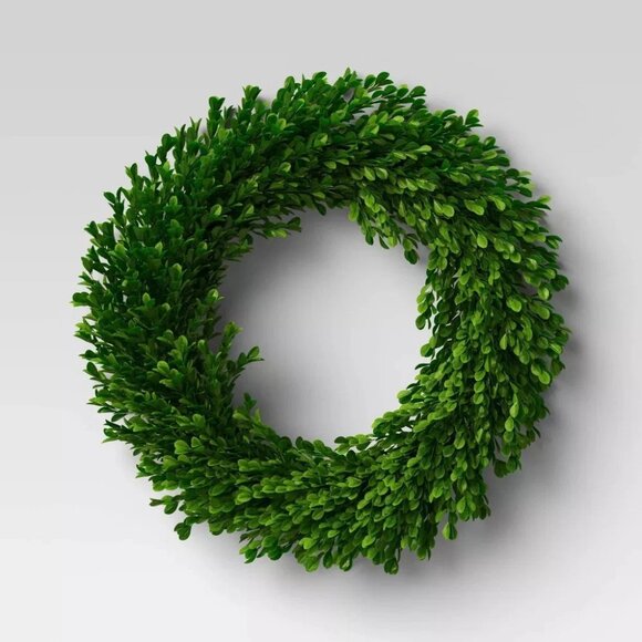New in Box 21.25" Preserved Boxwood Wreath - Picture 1 of 4